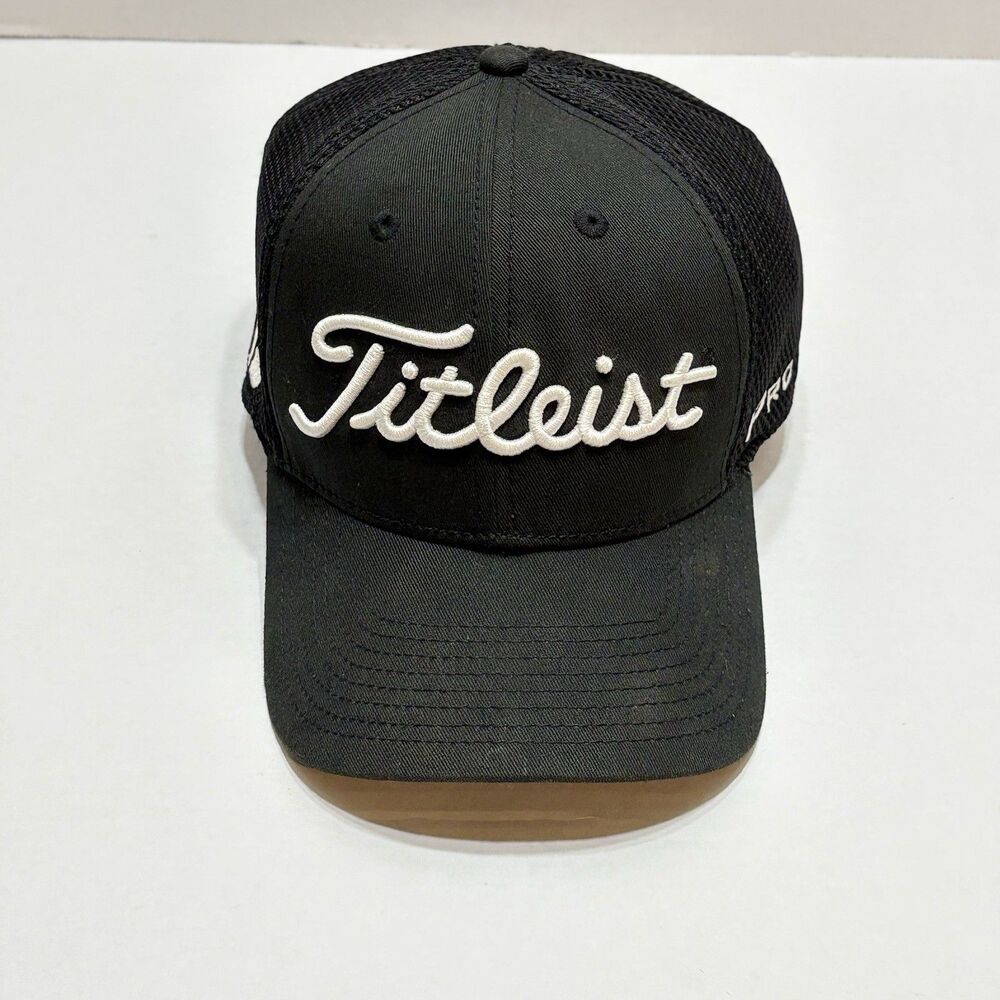 Titleist Hat Cap Fitted Mens Medium Black Mesh Trucker Pro V1 Golf Logo M/L